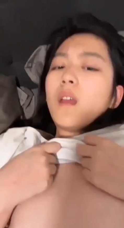 sex vn:Em gái đeo kính dâm đãng